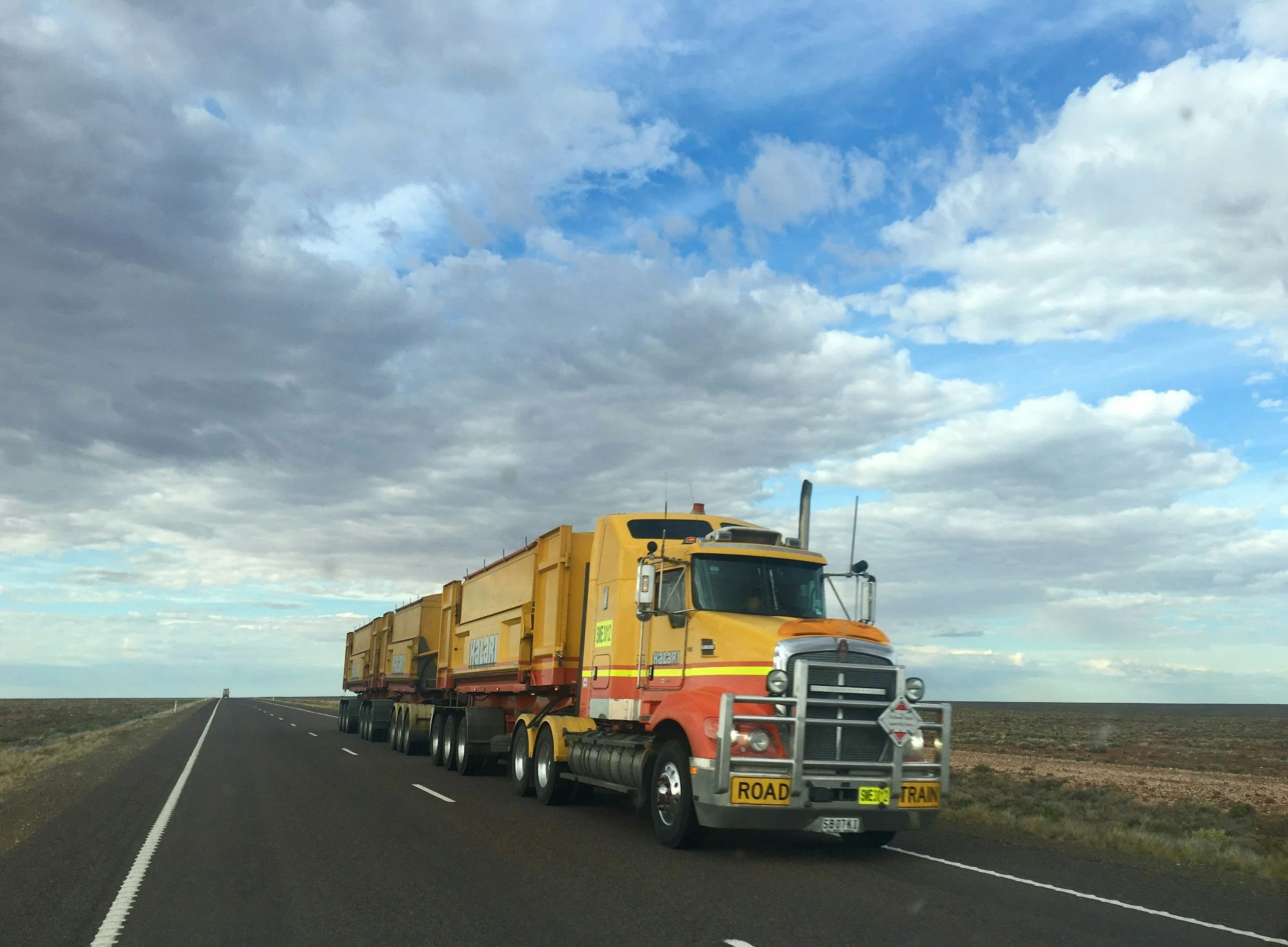 Understanding Transloading: Streamlining Your Supply Chain for Efficiency
